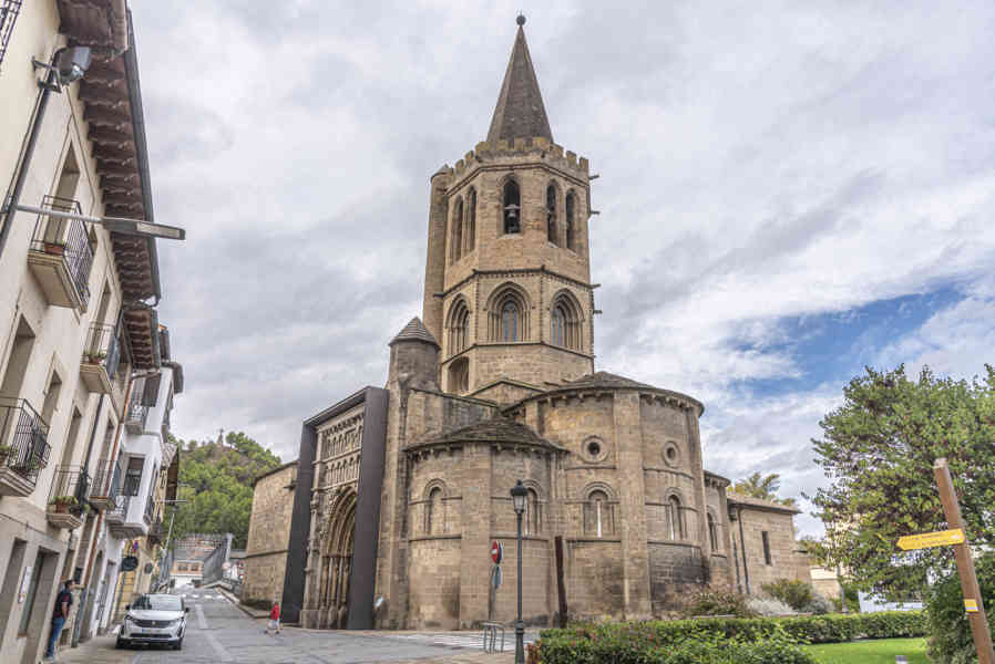 Comunidad Foral de Navarra 129 - Sangüesa - iglesia de Santa María la Real.jpg